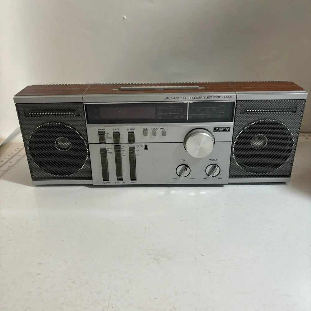 Vintage Pulser stereo  am/fm receiver/electronic alarm‎ clock